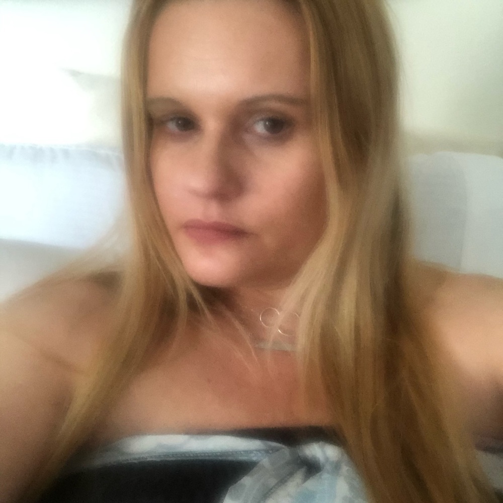 Meet your Posher, Carrie